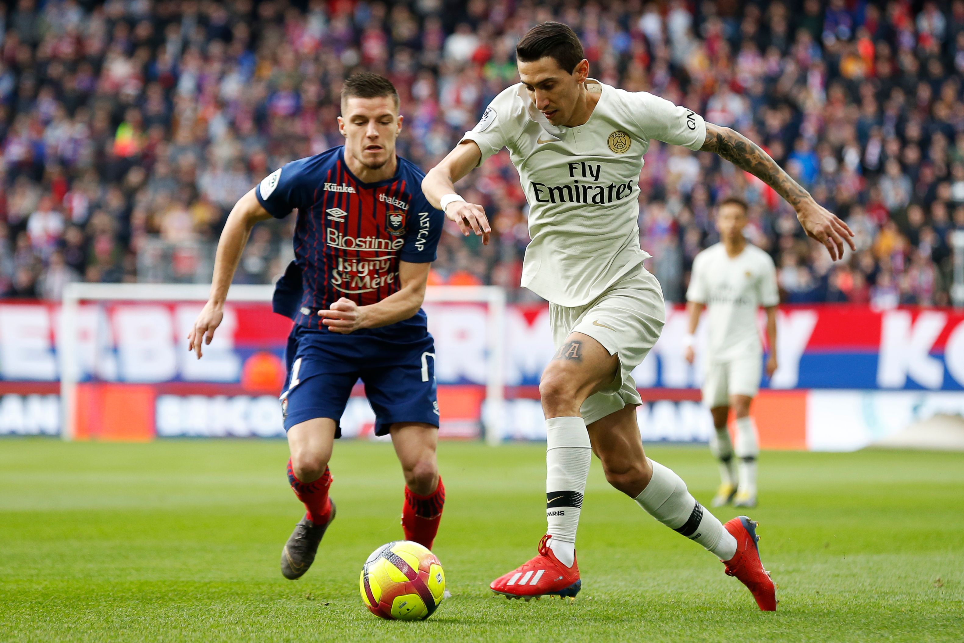 梅西跟前锋比进球、跟中场比助攻！还跟俱乐部比冠军！而且都赢！