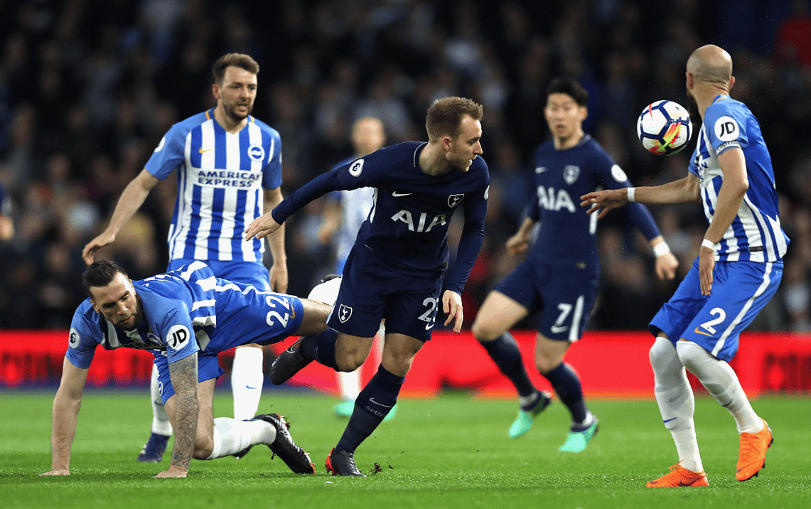 萨拉赫无缘利物浦欧冠名单，斯洛特称俱乐部必须作出回应；此前萨拉赫因未首发炮轰球队