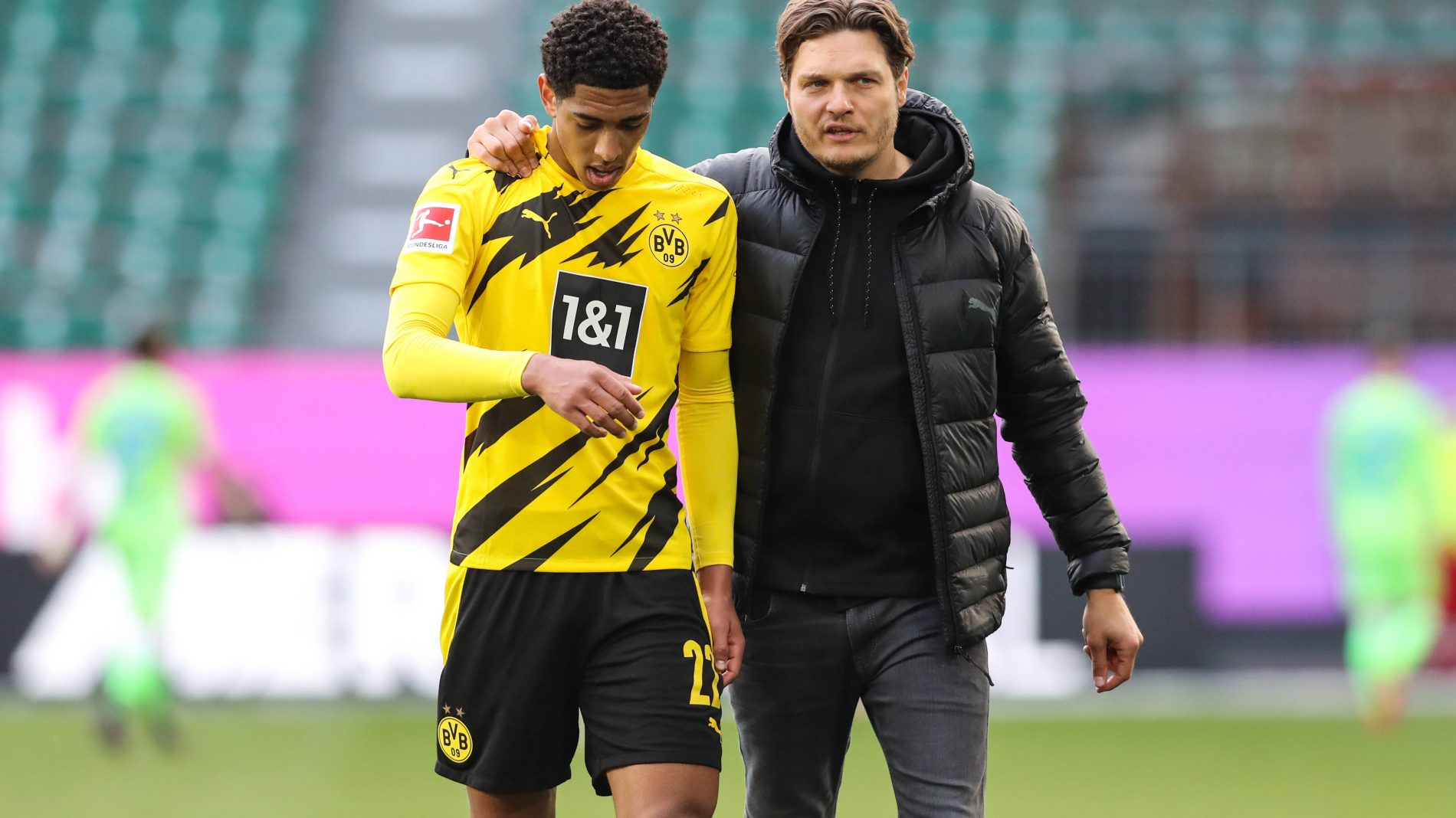 宣示主权？图片报：慕尼黑1860球迷跑去拜仁训练场附近涂鸦