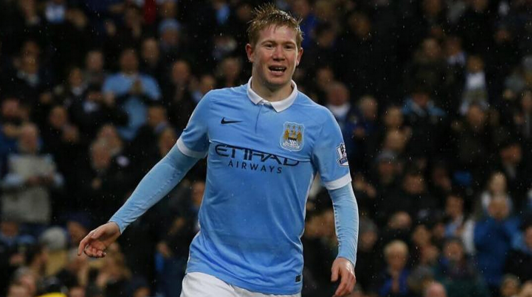 法兰克福球迷在诺坎普球场对巴萨支持者发动投掷袭击